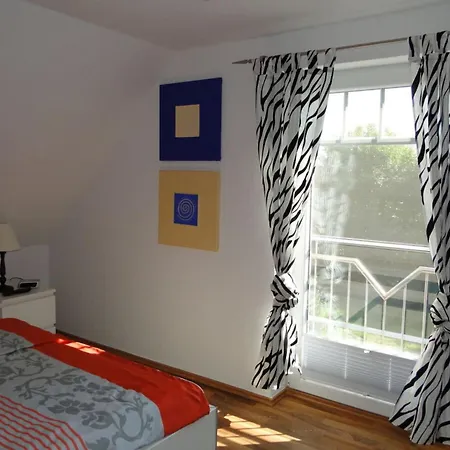 With 3 Bedrooms Ferienhaus Upgant-Schott