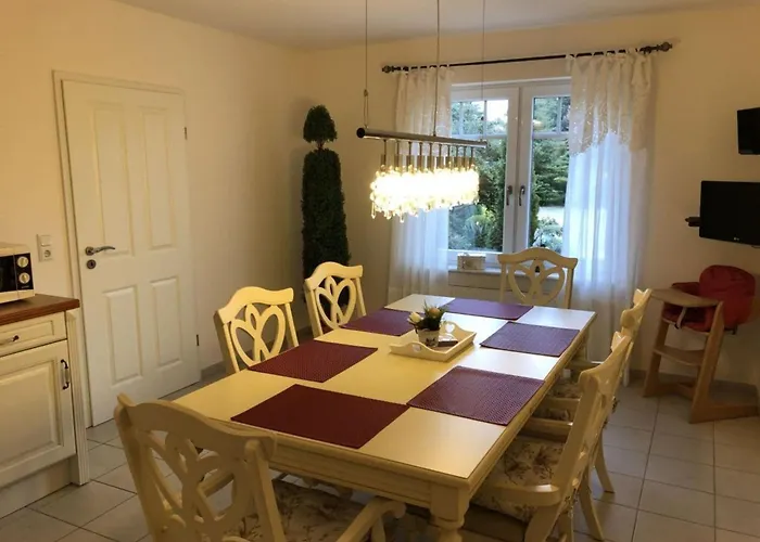 Dom wakacyjny With 3 Bedrooms Upgant-Schott